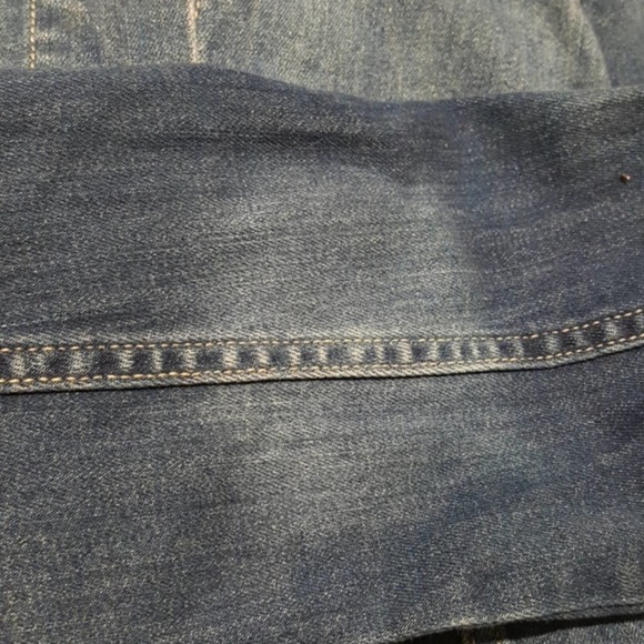 Cozy Spring Classic Denim Jacket Minimalist Closet Must-Have - Picture 9 of 9